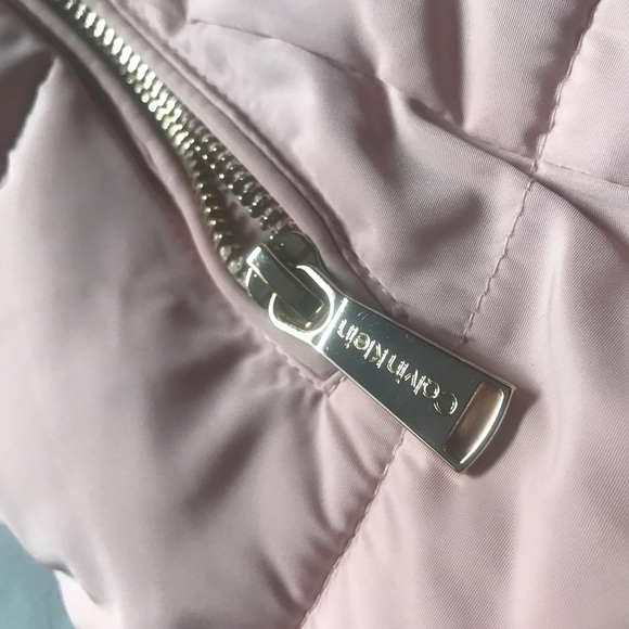 Calvin Klein Puffer Vest - Picture 6 of 8